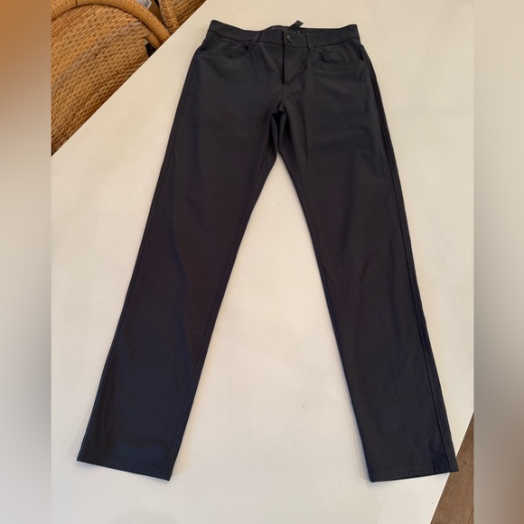 Vuori Men’s Pants -worn once - Picture 4 of 13